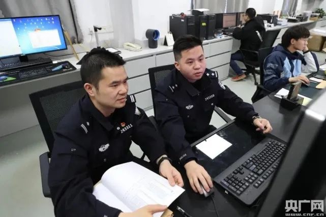 江苏昆山警方破获全球最大游戏外挂案，涉案流水达数亿元，打击外挂违法行为